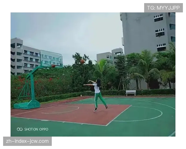 科学化训练提升三分稳定性 徒手模拟投篮固化动作记忆